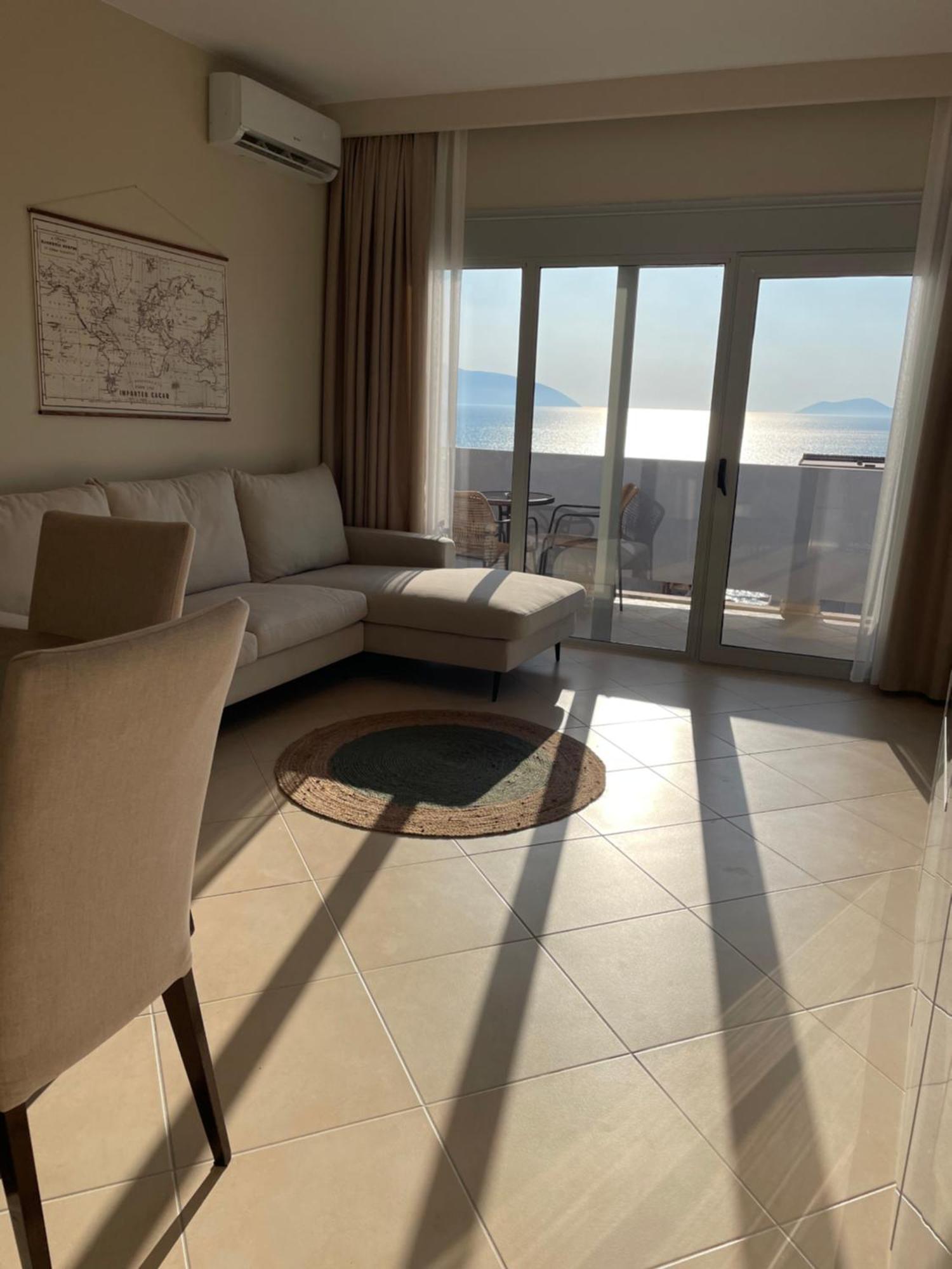 Nordic Sea View Scandi Appartement *