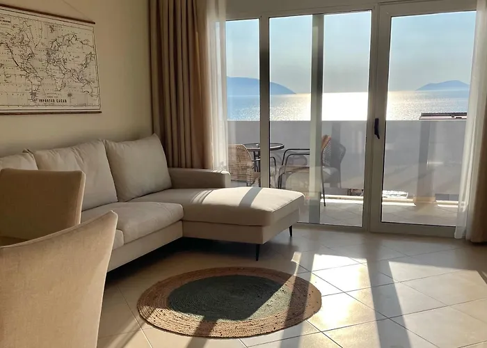 Nordic Sea View Scandi Apartments